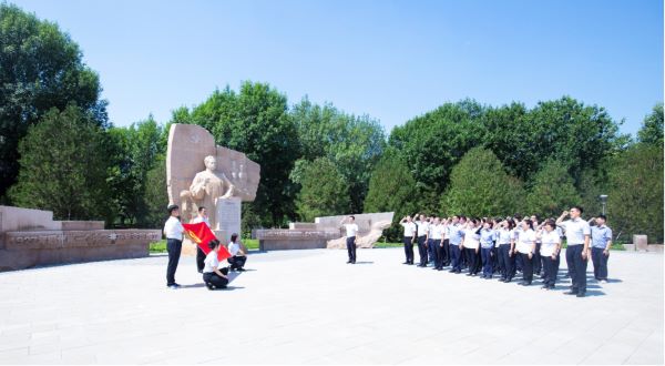华体会官方版网站登录入口组织开展“践行八项规定 永葆清廉本色”主题党日活动